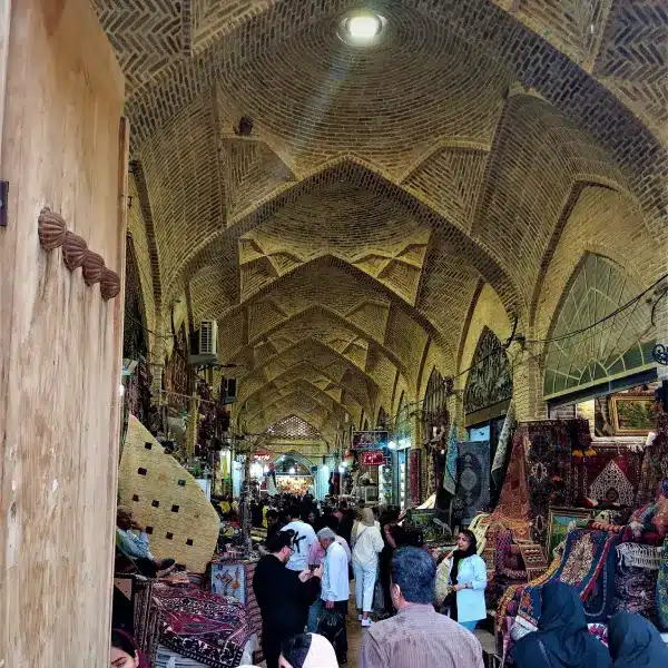 Vakil Bazaar: A Comprehensive Guide to Shiraz's Busiest Spot